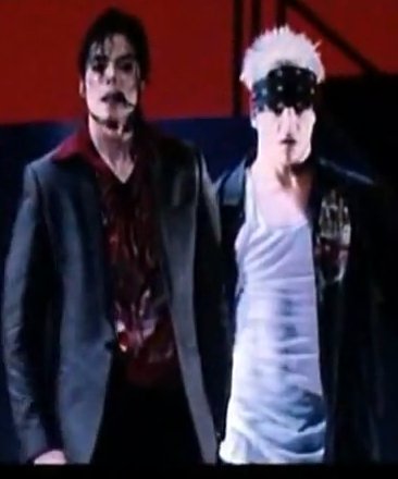 Michael Jackson のバックダンサー（右）
