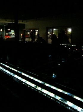 シルクロードの終着駅の照明が消えた